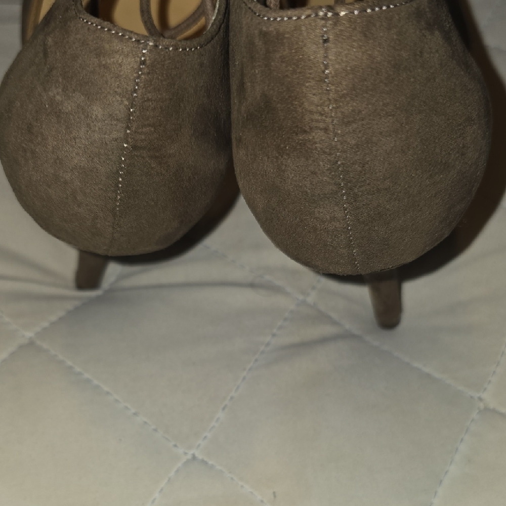 Elegant Brown Women's Shoes‎ - Picture 3 of 8